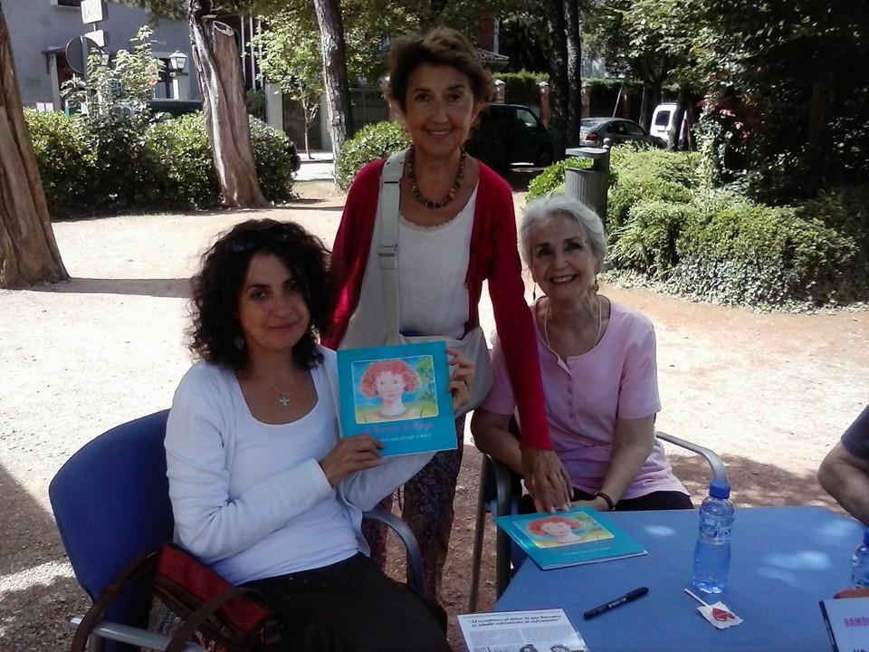 Machus Tallón, autora, y Elisabteth Gentet, ilustradora, firmando "La historia de Marga"
