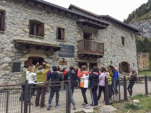 Animaciones en la puerta del refugio